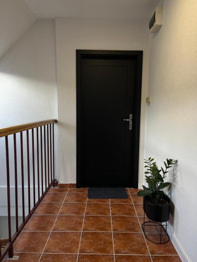 Apartman Gabi Lucenec Bagian luar foto