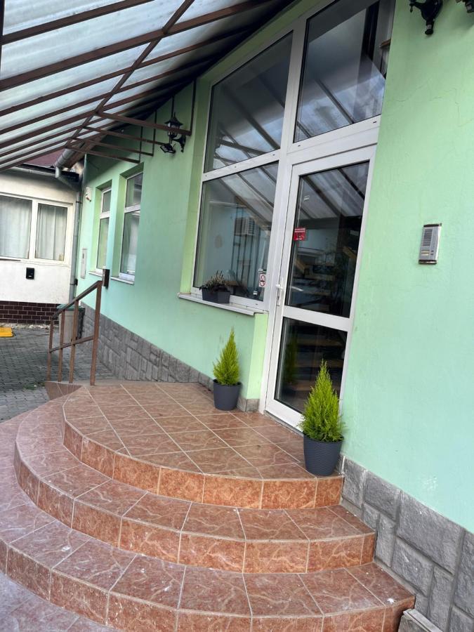 Apartman Gabi Lucenec Bagian luar foto